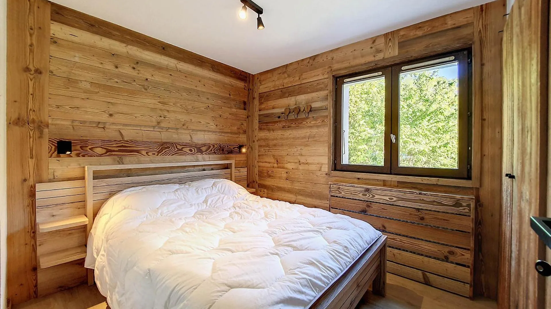 Apartment La Clusaz: Appartement 6 Pers, 2 Chambres, Balcon, Garage - Fr-1-818-30